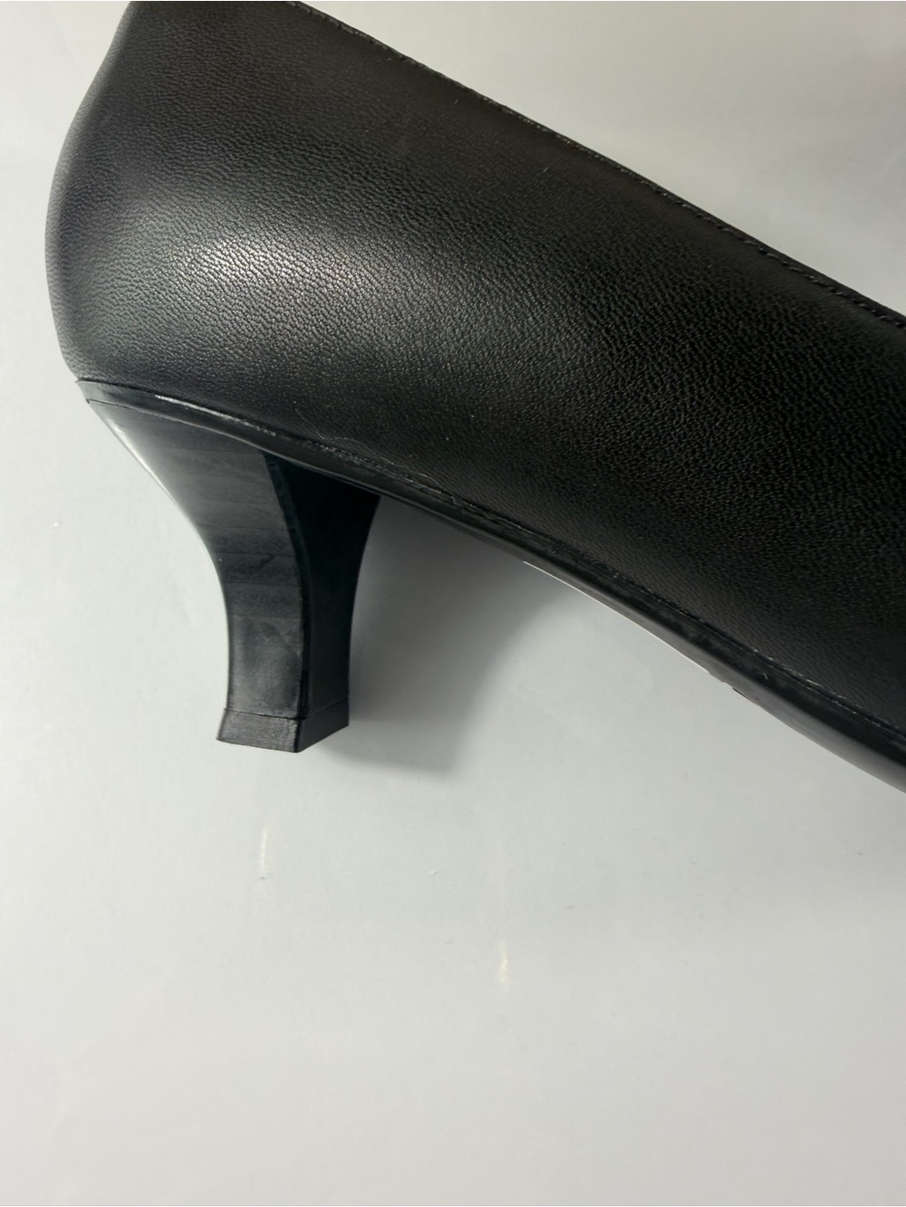 Clarks Kepley Vine Black Leather Pumps 8.5W Wide